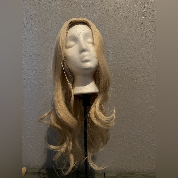 Blonde Barbie Wig - NWT - Picture 1 of 5